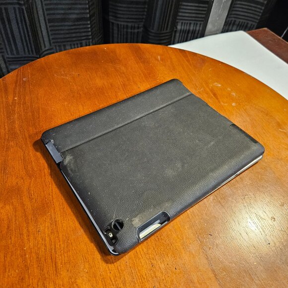 Zagg folio Bluetooth Keyboard Protective Case for iPad 2 - Picture 4 of 6